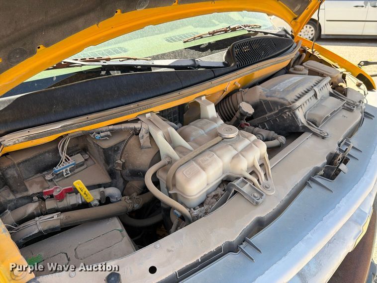 image for item FO3001 2001 Chevrolet Express 3500 school bus