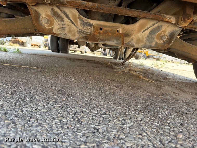 image for item FO3001 2001 Chevrolet Express 3500 school bus