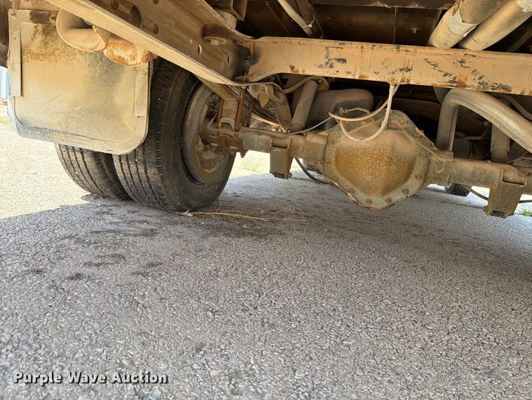 image for item FO3001 2001 Chevrolet Express 3500 school bus