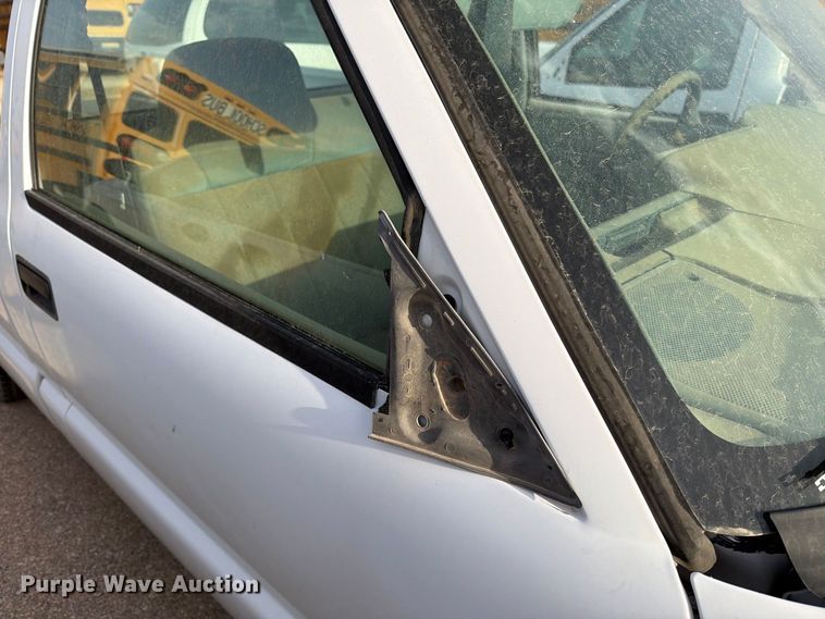 image for item FO3002 1995 Chevrolet S10 pickup truck