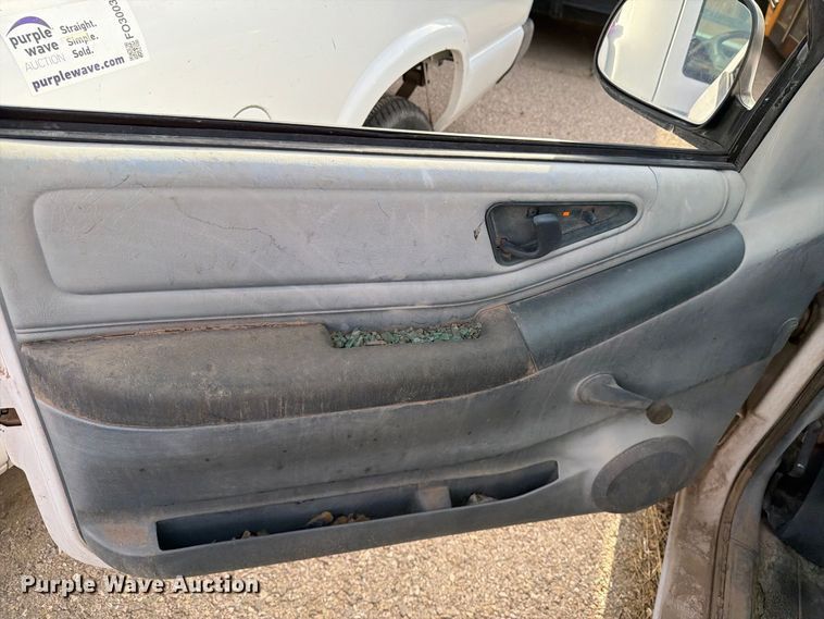 image for item FO3002 1995 Chevrolet S10 pickup truck