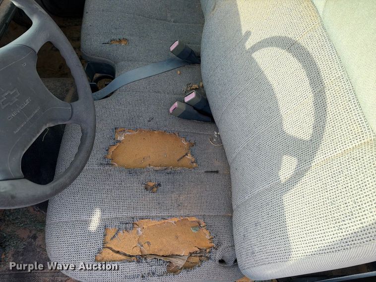 image for item FO3002 1995 Chevrolet S10 pickup truck
