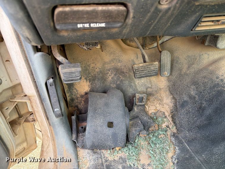 image for item FO3002 1995 Chevrolet S10 pickup truck