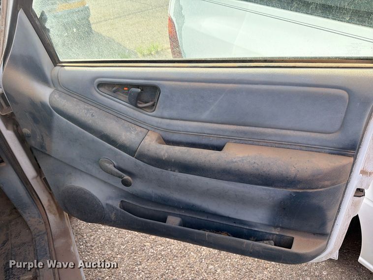 image for item FO3002 1995 Chevrolet S10 pickup truck