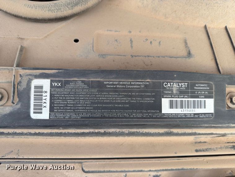 image for item FO3002 1995 Chevrolet S10 pickup truck