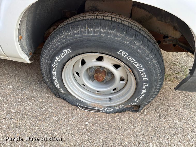 image for item FO3002 1995 Chevrolet S10 pickup truck