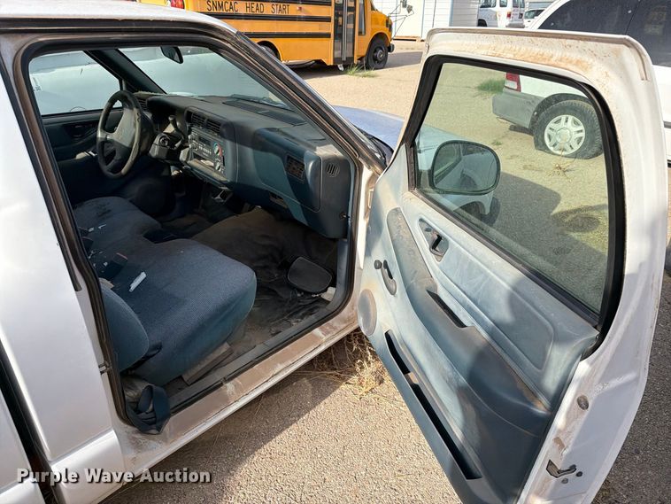 image for item FO3003 1995 Chevrolet S10 pickup truck