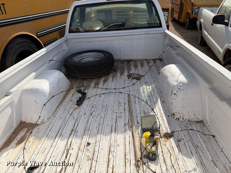 image for item FO3004 1995 Chevrolet S10 pickup truck