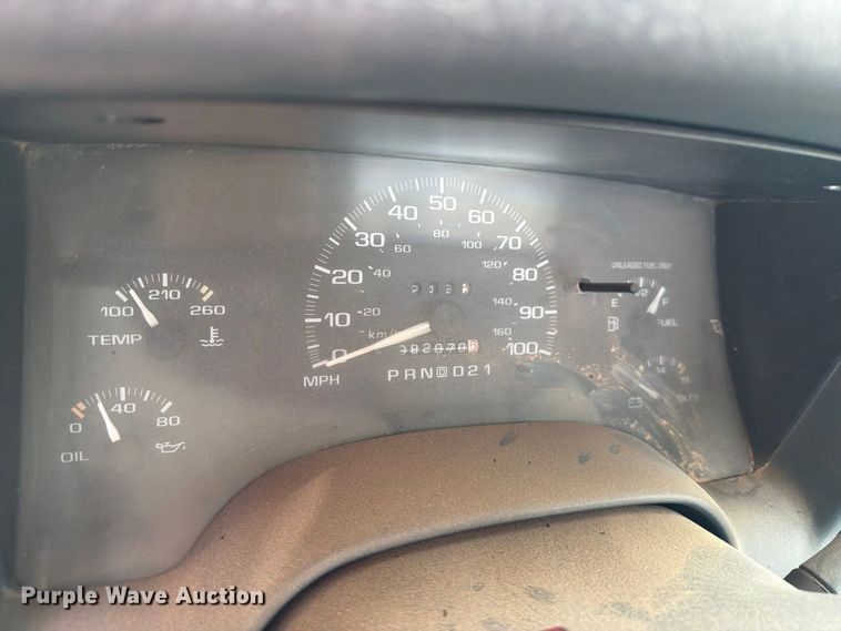 image for item FO3004 1995 Chevrolet S10 pickup truck