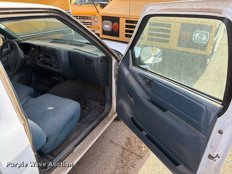image for item FO3004 1995 Chevrolet S10 pickup truck