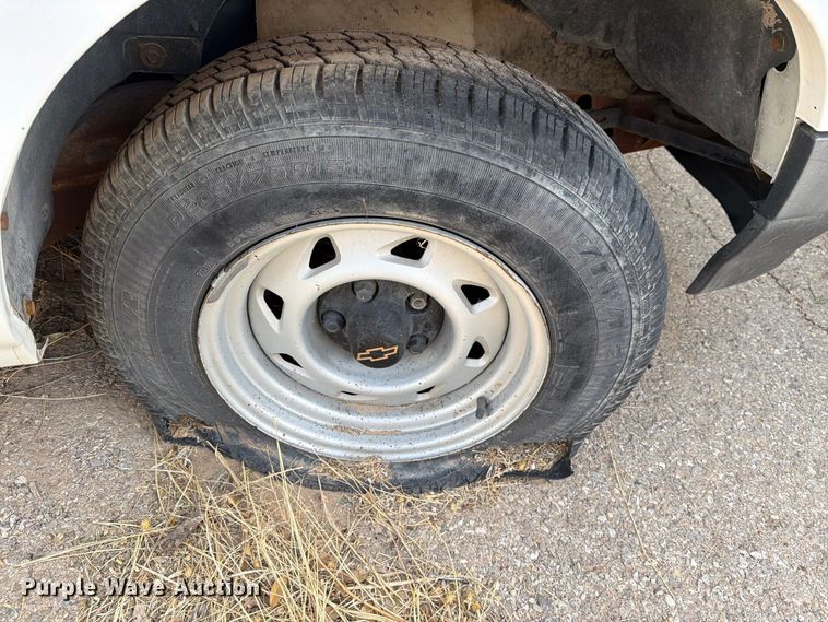 image for item FO3004 1995 Chevrolet S10 pickup truck