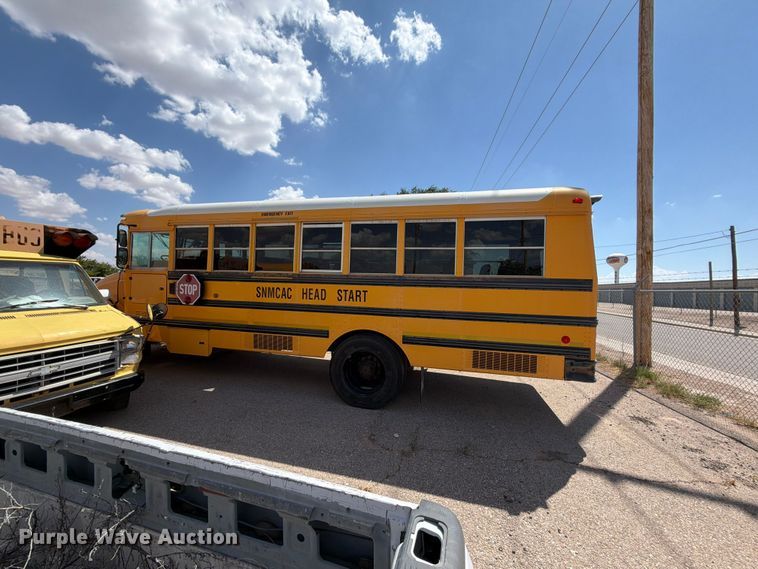 image for item FO3012 2004 Freightliner FS65 school bus