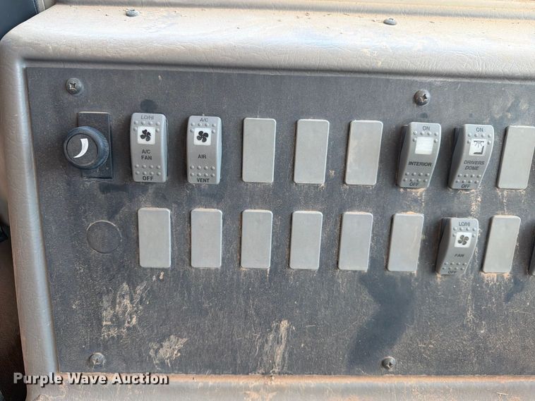 image for item FO3012 2004 Freightliner FS65 school bus