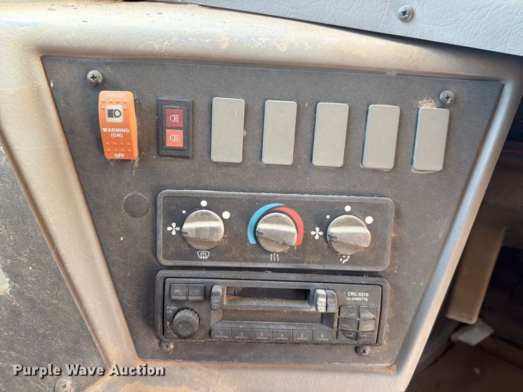image for item FO3012 2004 Freightliner FS65 school bus
