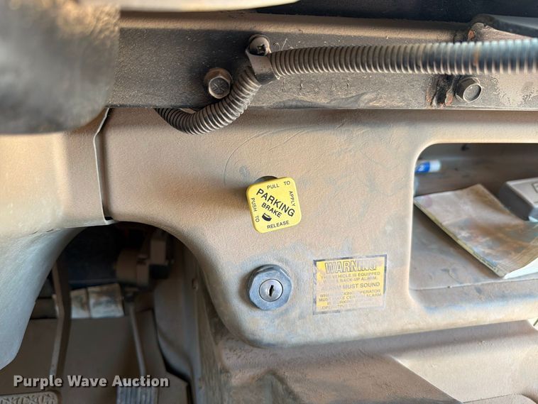 image for item FO3012 2004 Freightliner FS65 school bus