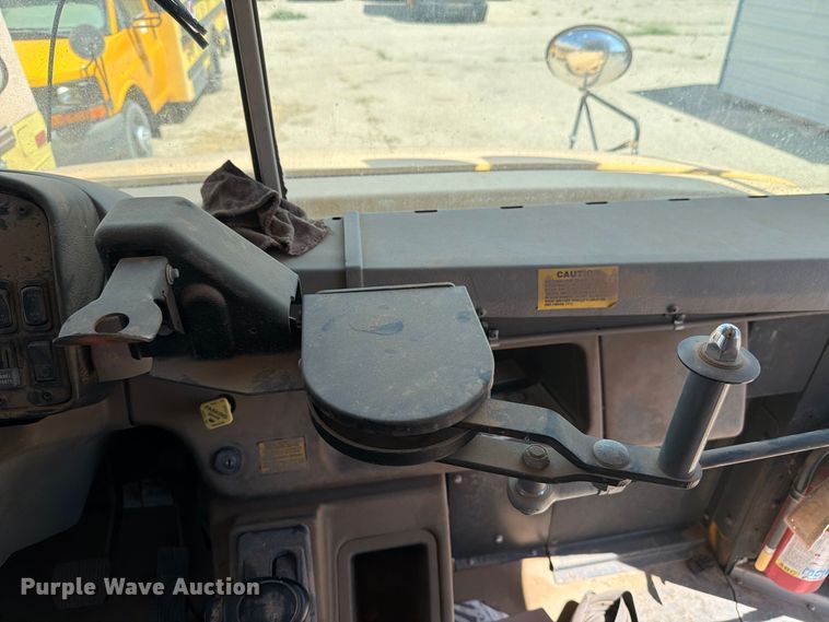 image for item FO3012 2004 Freightliner FS65 school bus