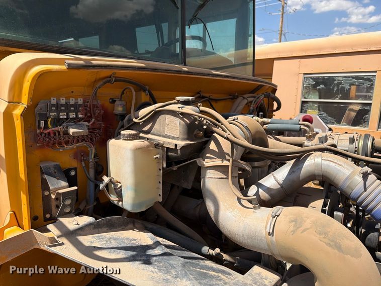 image for item FO3012 2004 Freightliner FS65 school bus