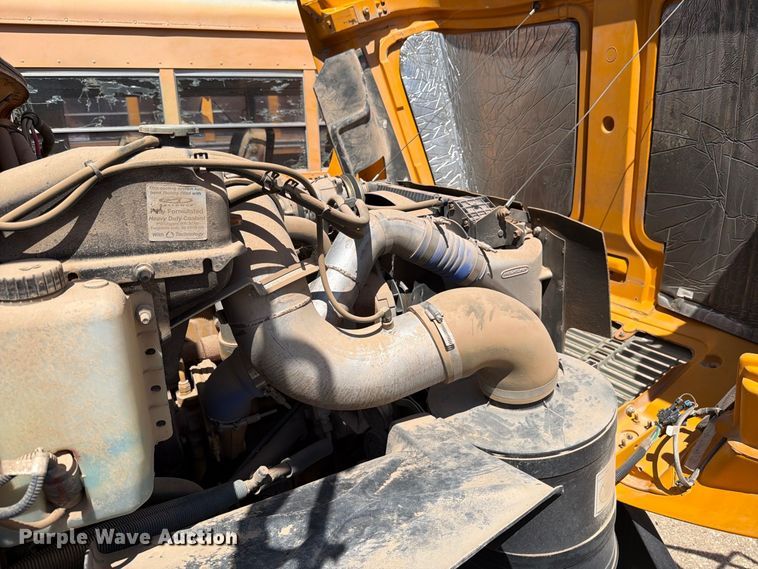 image for item FO3012 2004 Freightliner FS65 school bus