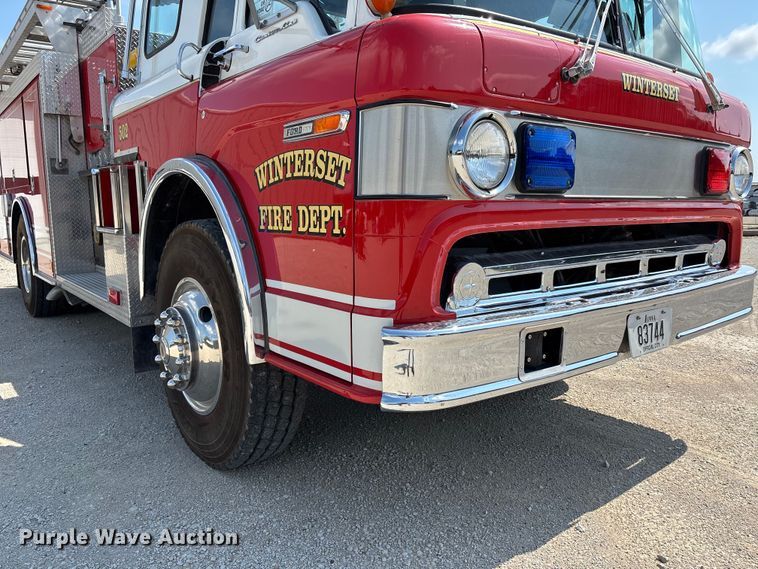 image for item FP3015 1988 Ford C8000 pumper fire truck