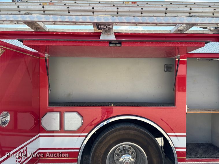 image for item FP3015 1988 Ford C8000 pumper fire truck