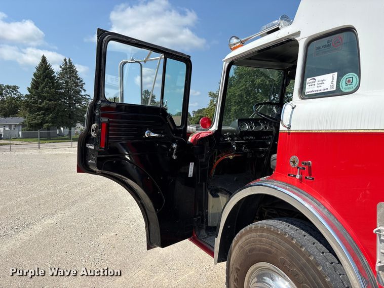 image for item FP3015 1988 Ford C8000 pumper fire truck