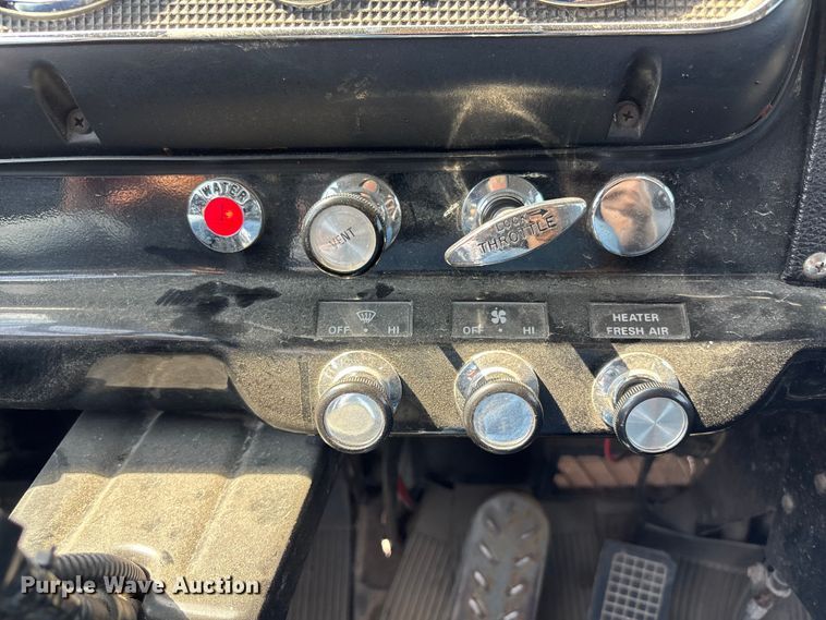 image for item FP3015 1988 Ford C8000 pumper fire truck
