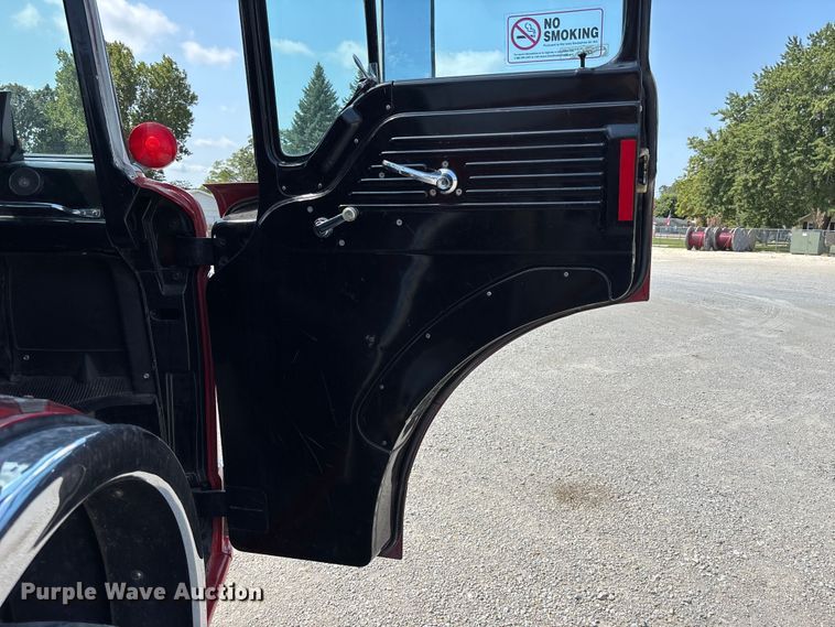 image for item FP3015 1988 Ford C8000 pumper fire truck