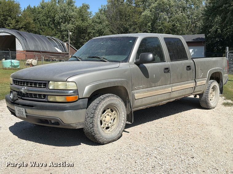2002 Chevrolet Silverado 1500 Crew Cab pickup truck