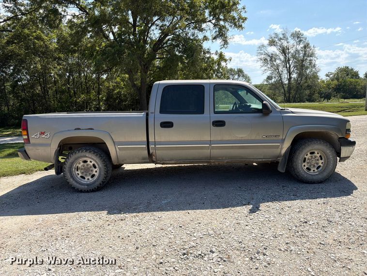 image for item FP3045 2002 Chevrolet Silverado 1500 Crew Cab pickup truck