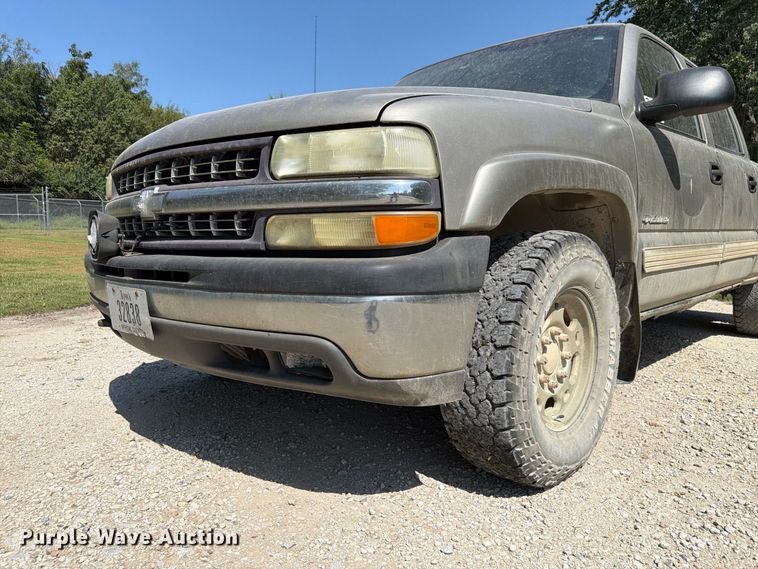 image for item FP3045 2002 Chevrolet Silverado 1500 Crew Cab pickup truck