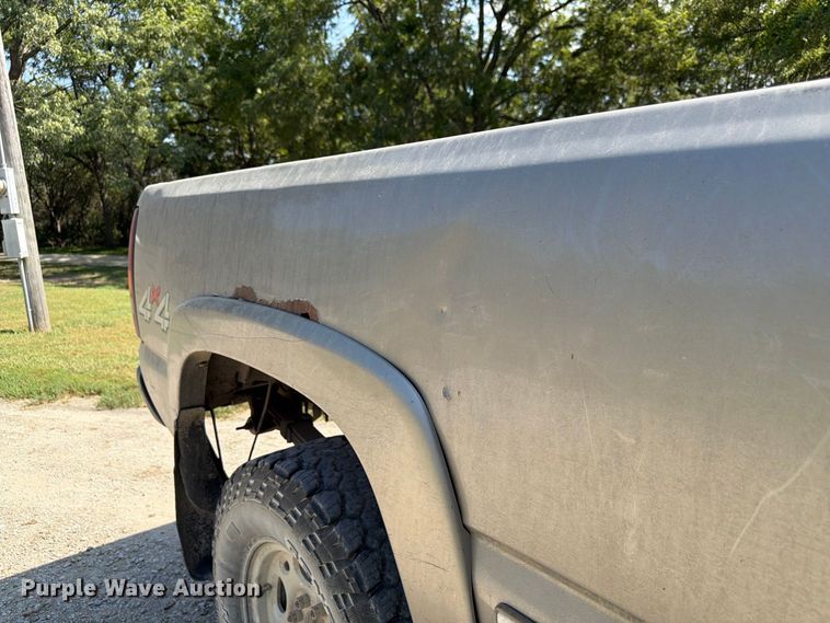 image for item FP3045 2002 Chevrolet Silverado 1500 Crew Cab pickup truck