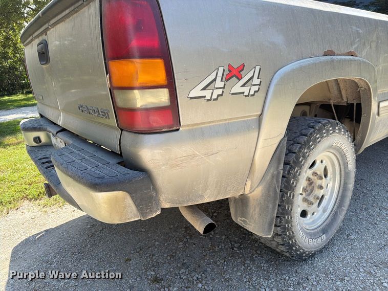 image for item FP3045 2002 Chevrolet Silverado 1500 Crew Cab pickup truck