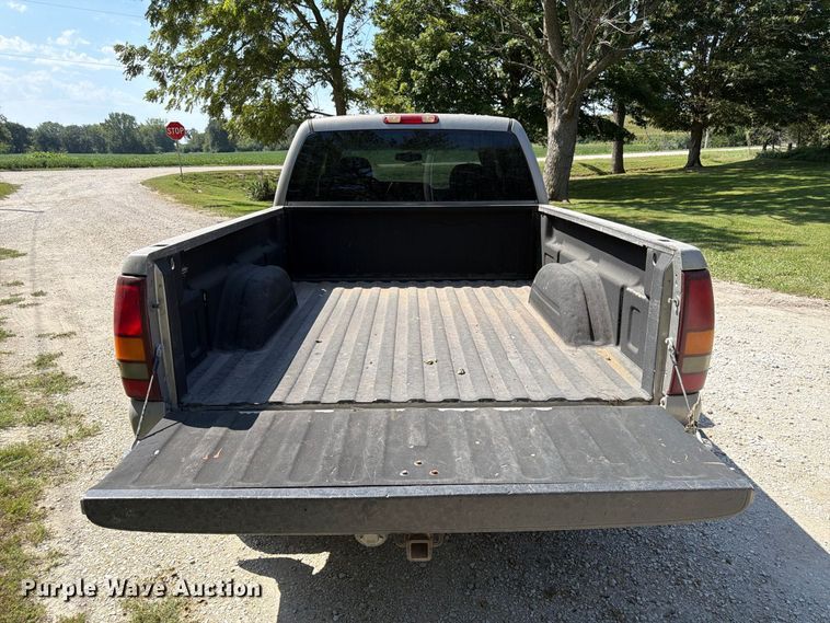 image for item FP3045 2002 Chevrolet Silverado 1500 Crew Cab pickup truck