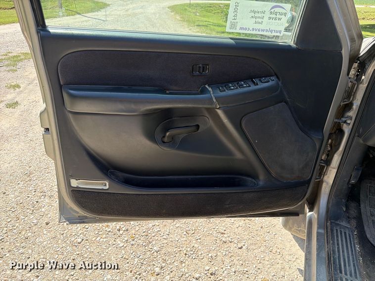 image for item FP3045 2002 Chevrolet Silverado 1500 Crew Cab pickup truck