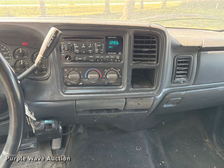image for item FP3045 2002 Chevrolet Silverado 1500 Crew Cab pickup truck