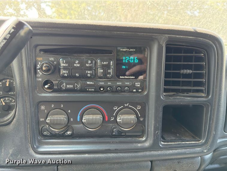 image for item FP3045 2002 Chevrolet Silverado 1500 Crew Cab pickup truck