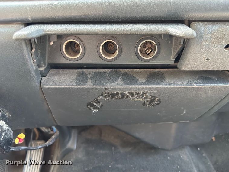 image for item FP3045 2002 Chevrolet Silverado 1500 Crew Cab pickup truck