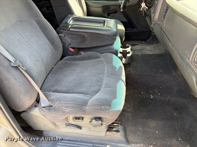 image for item FP3045 2002 Chevrolet Silverado 1500 Crew Cab pickup truck
