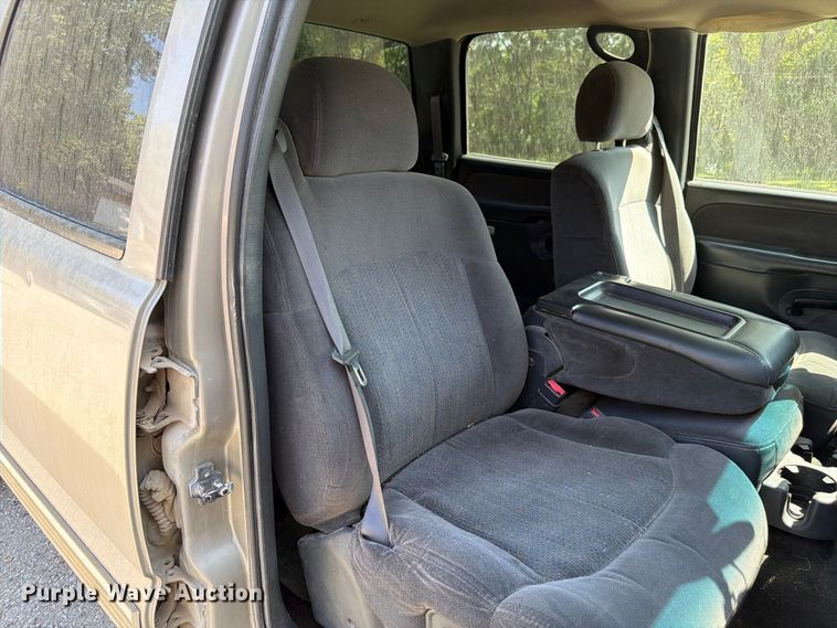 image for item FP3045 2002 Chevrolet Silverado 1500 Crew Cab pickup truck