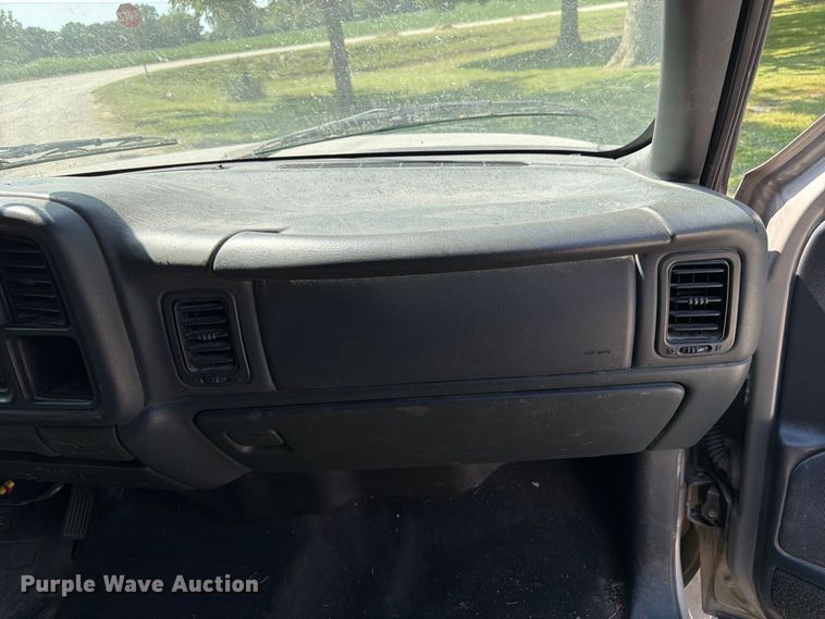 image for item FP3045 2002 Chevrolet Silverado 1500 Crew Cab pickup truck