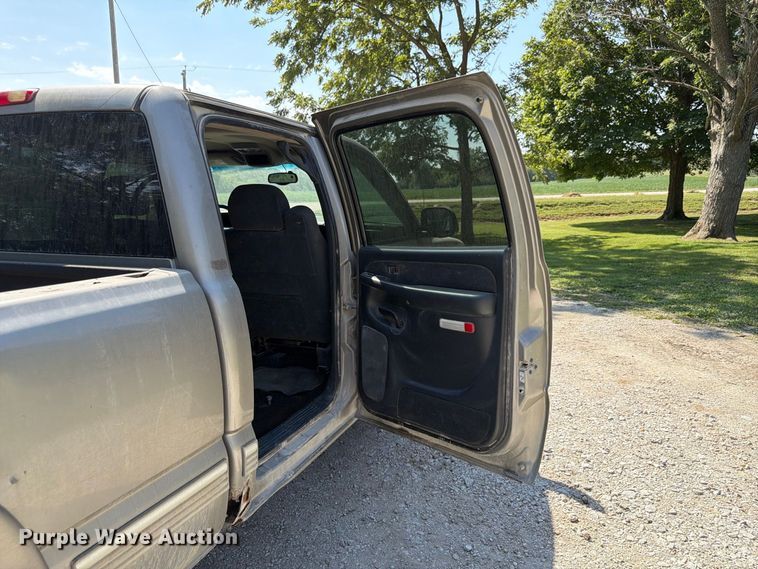 image for item FP3045 2002 Chevrolet Silverado 1500 Crew Cab pickup truck