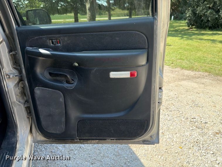 image for item FP3045 2002 Chevrolet Silverado 1500 Crew Cab pickup truck