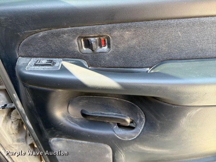 image for item FP3045 2002 Chevrolet Silverado 1500 Crew Cab pickup truck