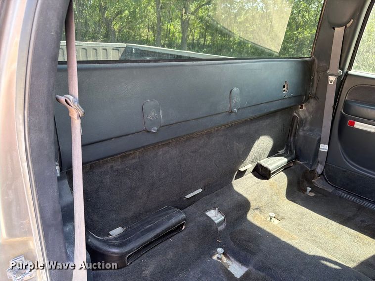 image for item FP3045 2002 Chevrolet Silverado 1500 Crew Cab pickup truck