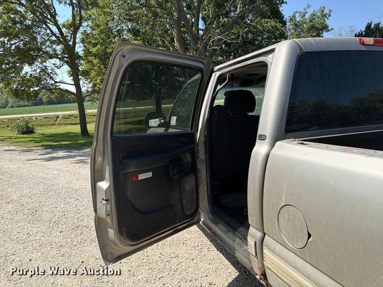 image for item FP3045 2002 Chevrolet Silverado 1500 Crew Cab pickup truck