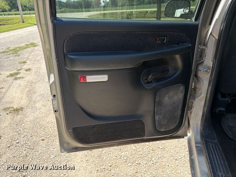 image for item FP3045 2002 Chevrolet Silverado 1500 Crew Cab pickup truck