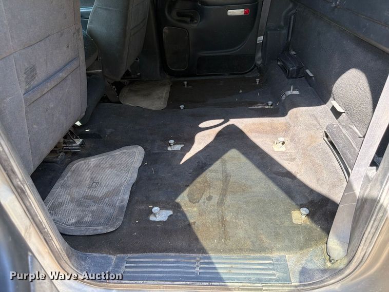 image for item FP3045 2002 Chevrolet Silverado 1500 Crew Cab pickup truck