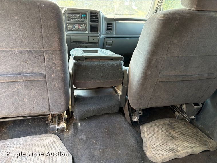 image for item FP3045 2002 Chevrolet Silverado 1500 Crew Cab pickup truck