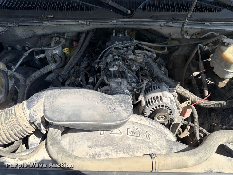 image for item FP3045 2002 Chevrolet Silverado 1500 Crew Cab pickup truck