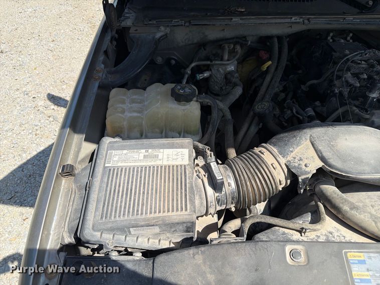 image for item FP3045 2002 Chevrolet Silverado 1500 Crew Cab pickup truck